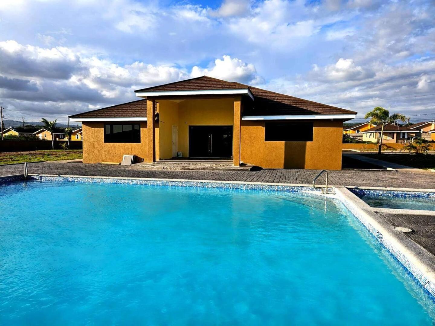 Bellarose At Colbeck ,Gated With Pool, Stylishly Modern Villa Old Harbour Exterior foto