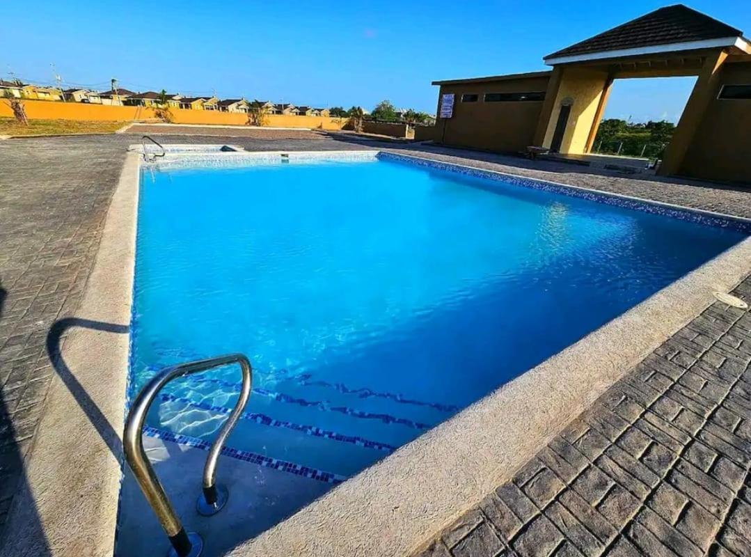 Bellarose At Colbeck ,Gated With Pool, Stylishly Modern Villa Old Harbour Exterior foto